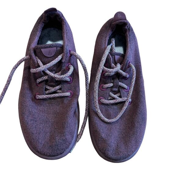 Allbirds Wool Runners Sneakers size 10 in Burgundy Grape - Picture 3 of 8